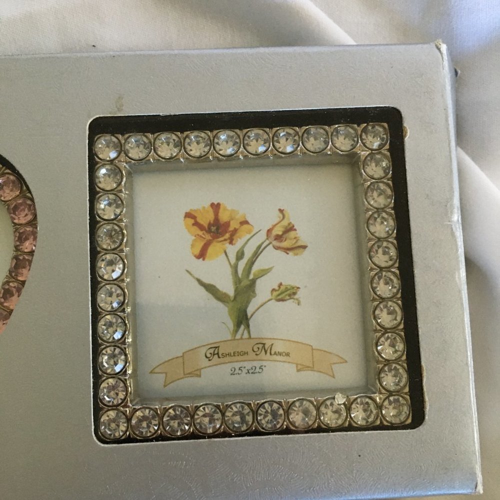 Set of three Ashleigh Manor small rhinestone picture frames. NIB. - Picture 3 of 12